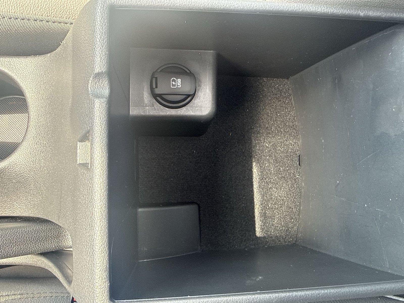 Used 2020 Fluid Metal Hyundai Limited image 37