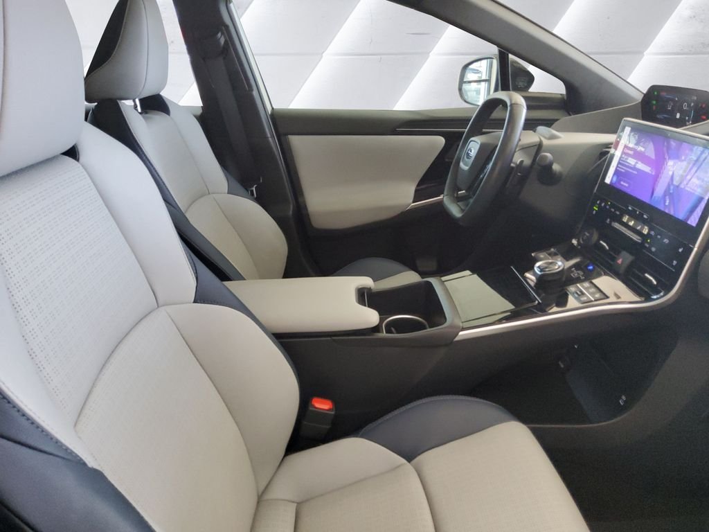 Used 2024 White Subaru Touring image 13