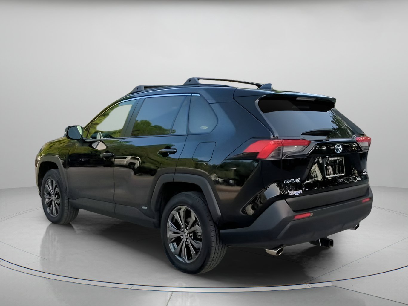 Used 2023 Midnight Black Metallic Toyota Hybrid XLE Premium image 19