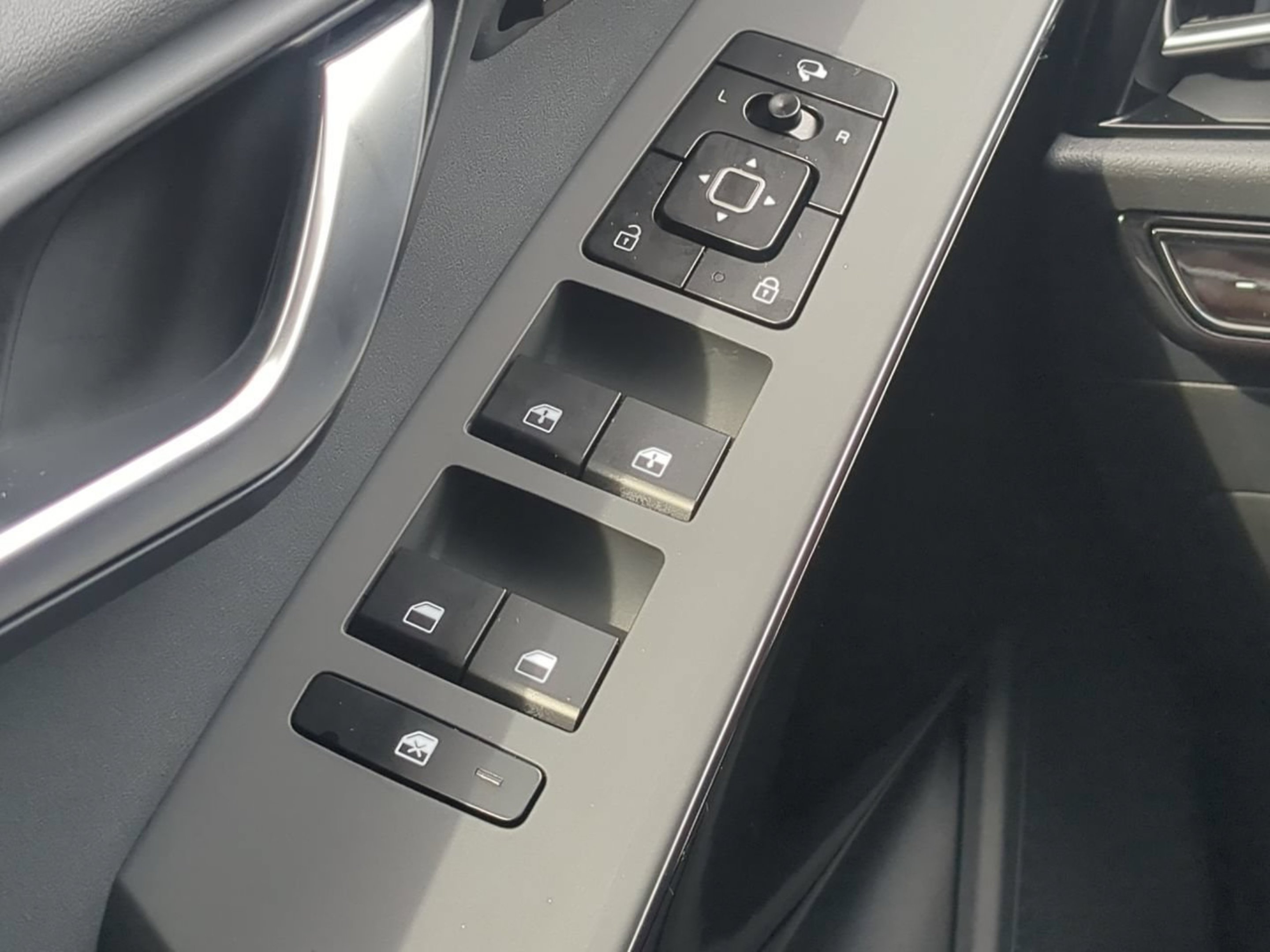 New 2026 Steel Gray Kia SX image 25