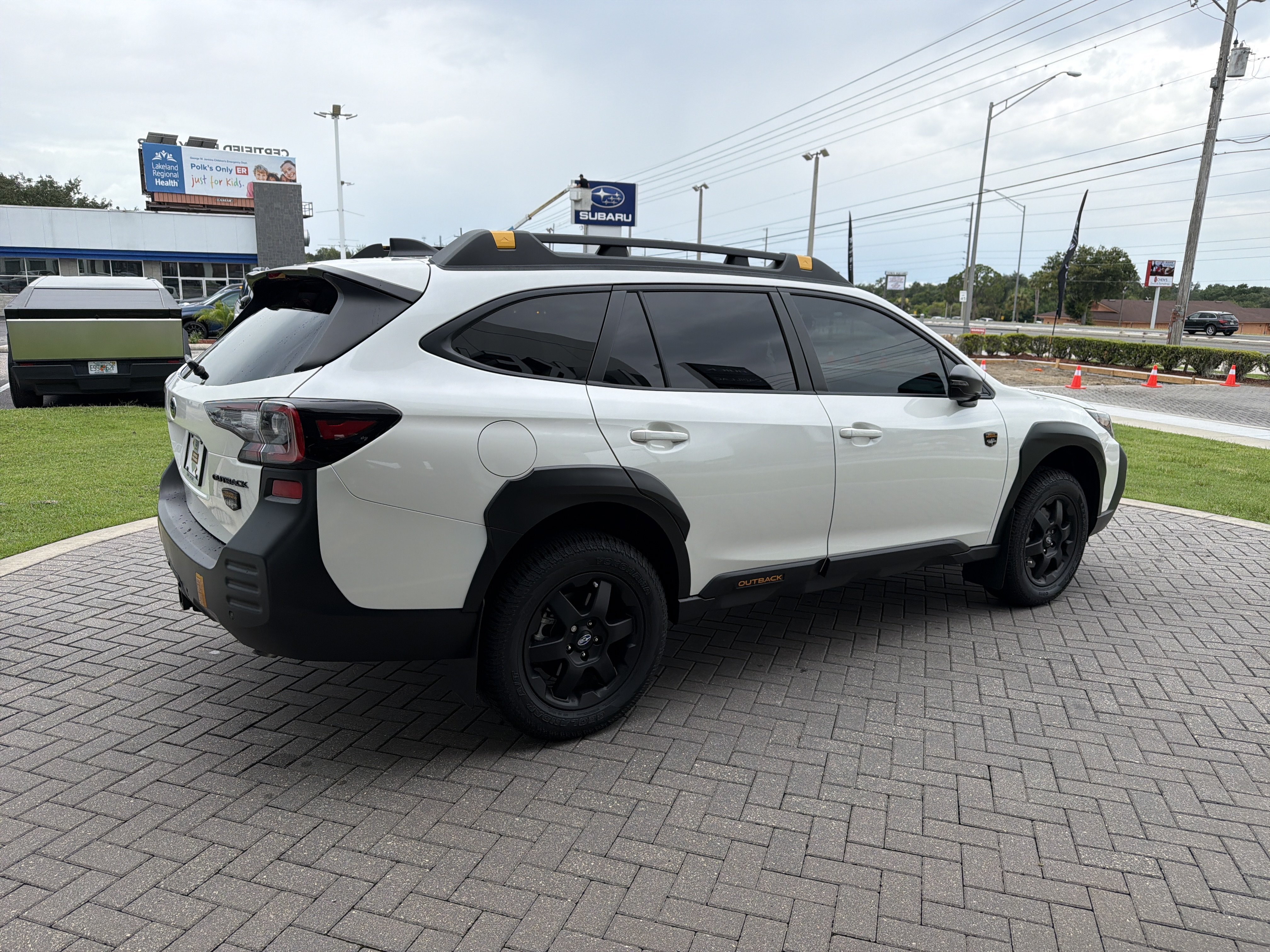 Certified Used 2025 Crystal White Pearl Subaru Wilderness image 7