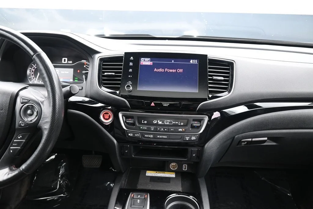 Used 2023 Platinum White Pearl Honda Black Edition image 17