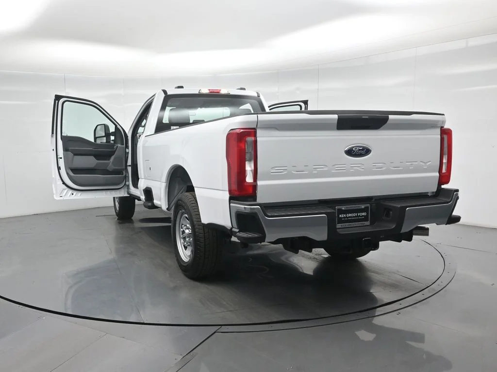 New 2026 Oxford White Ford XL image 24