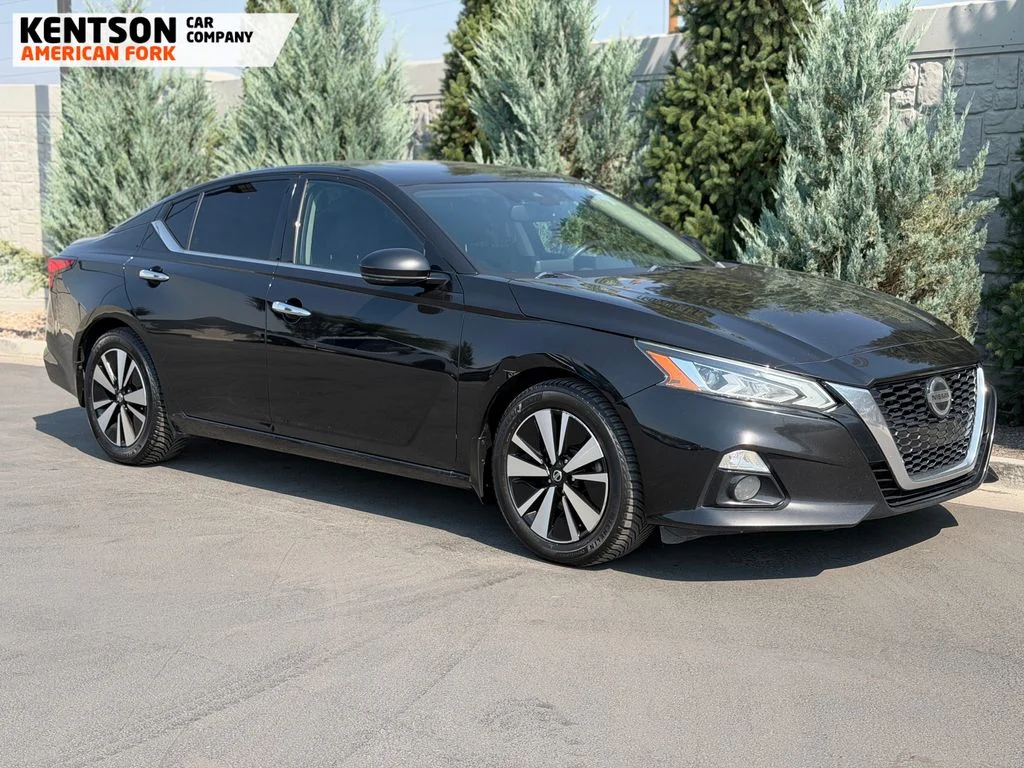 Used 2019 Black Nissan 2.5 SV image 10