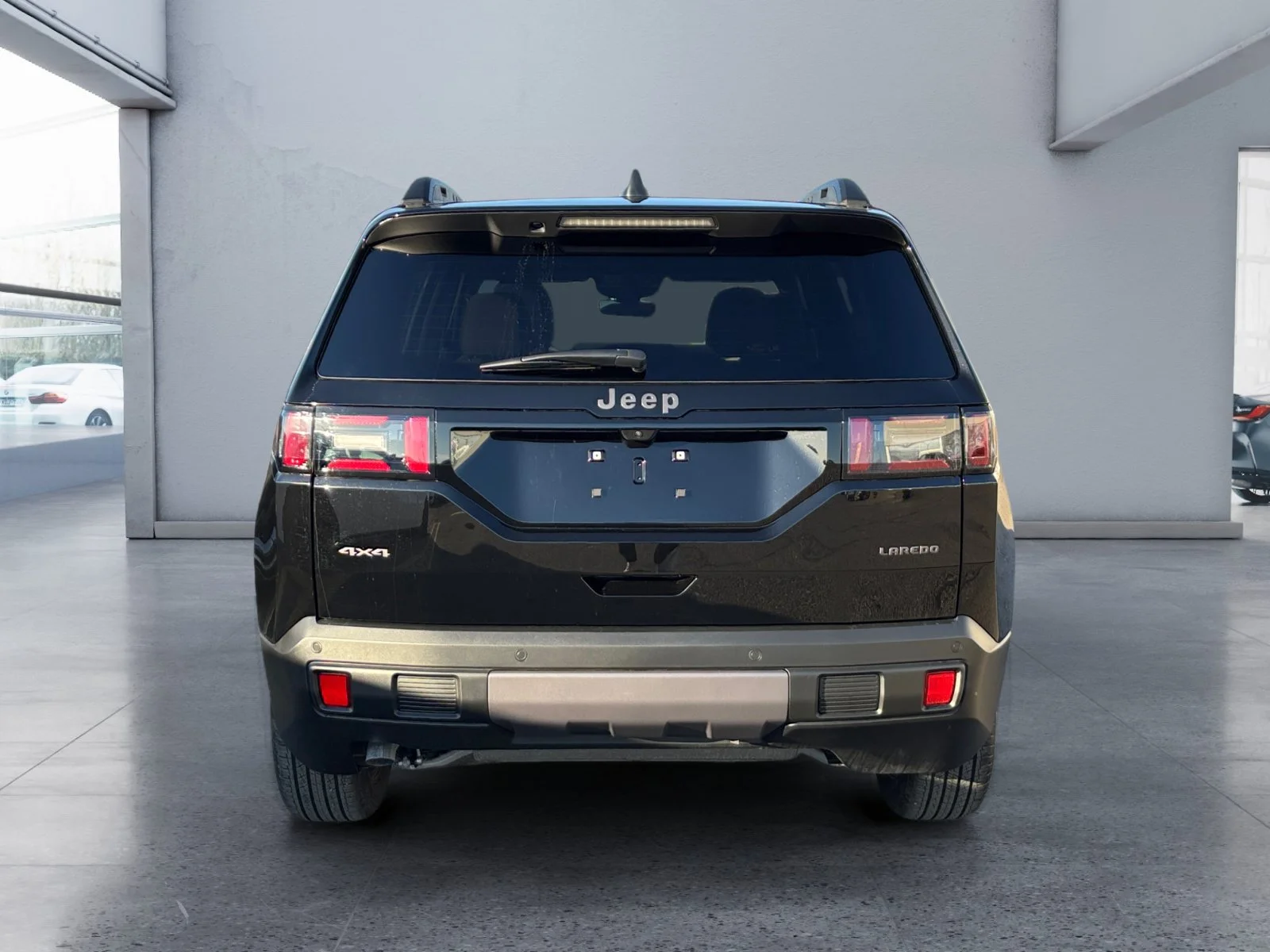 New 2026 Diamond Black Crystal Pearl Jeep Laredo image 4