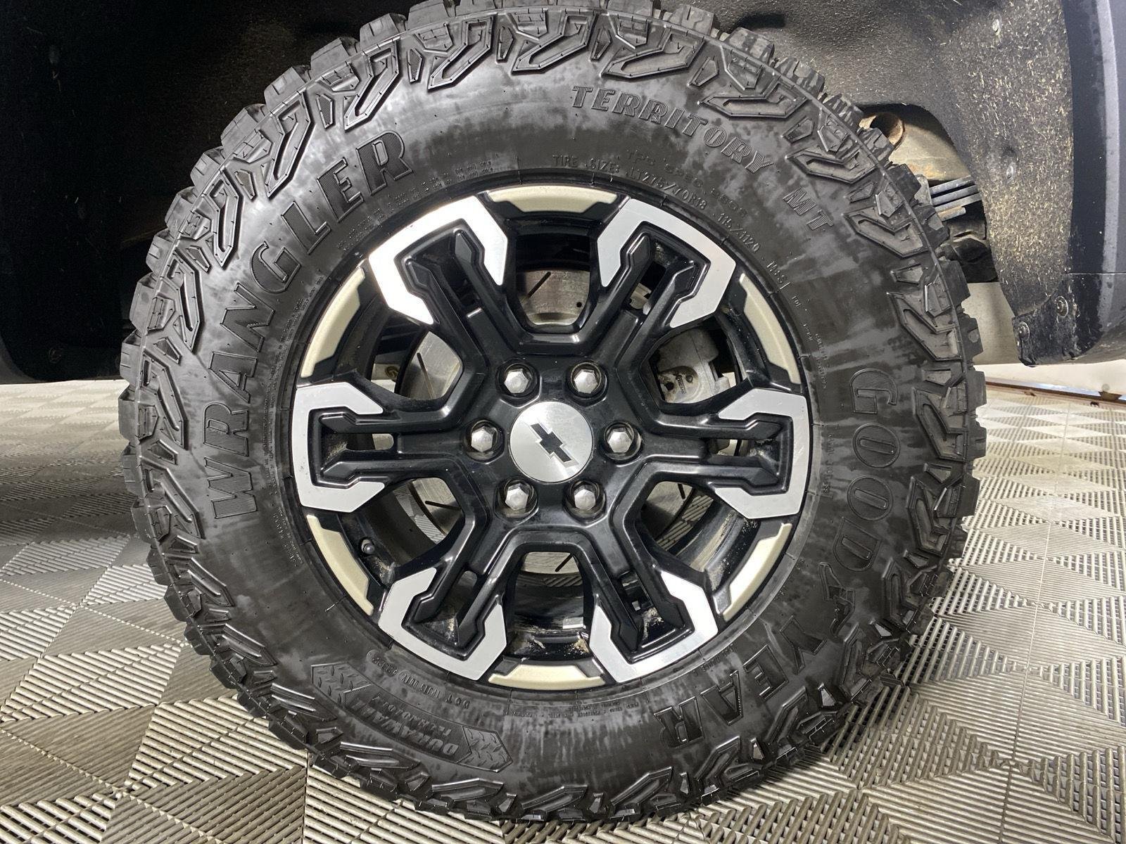 Used 2023 Dark Ash Metallic Chevrolet ZR2 image 19