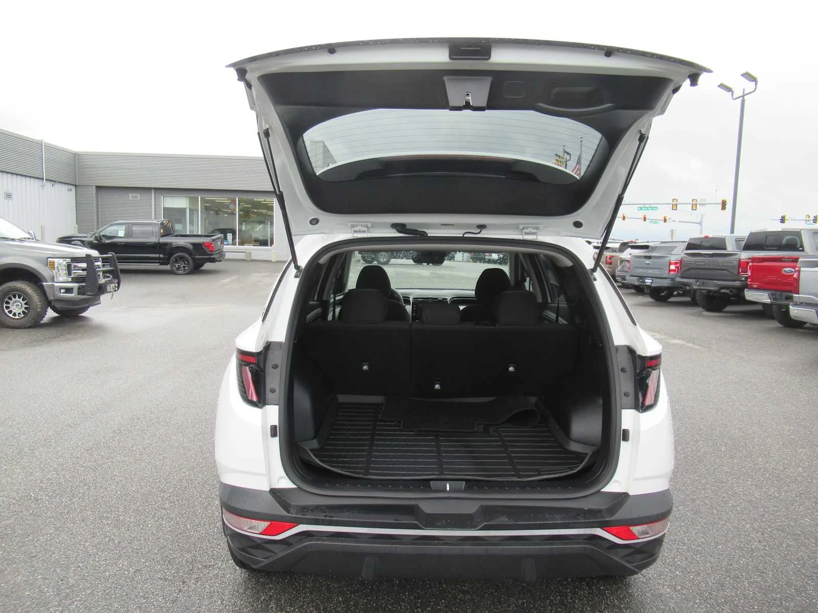 Used 2022 Quartz White Hyundai SEL image 18