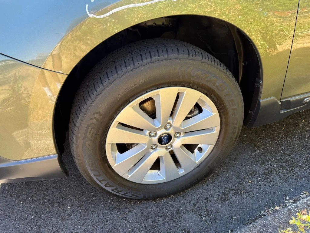 Used 2017 Green Subaru 2.5i Premium image 7
