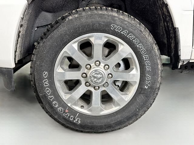 New 2025 Bright White Clear-Coat Exterior Paint RAM Laramie image 30