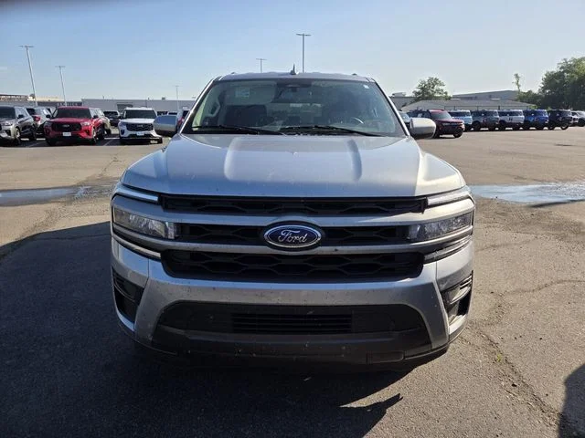 Used 2024 Silver Ford XLT image 2