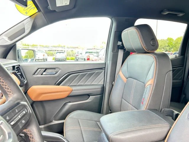 Used 2023 White GMC AT4 image 29