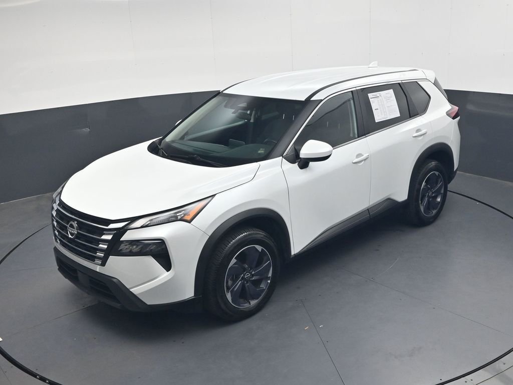 Used 2025 White Nissan SV image 29