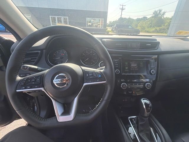 Used 2020 Black Nissan SL image 10