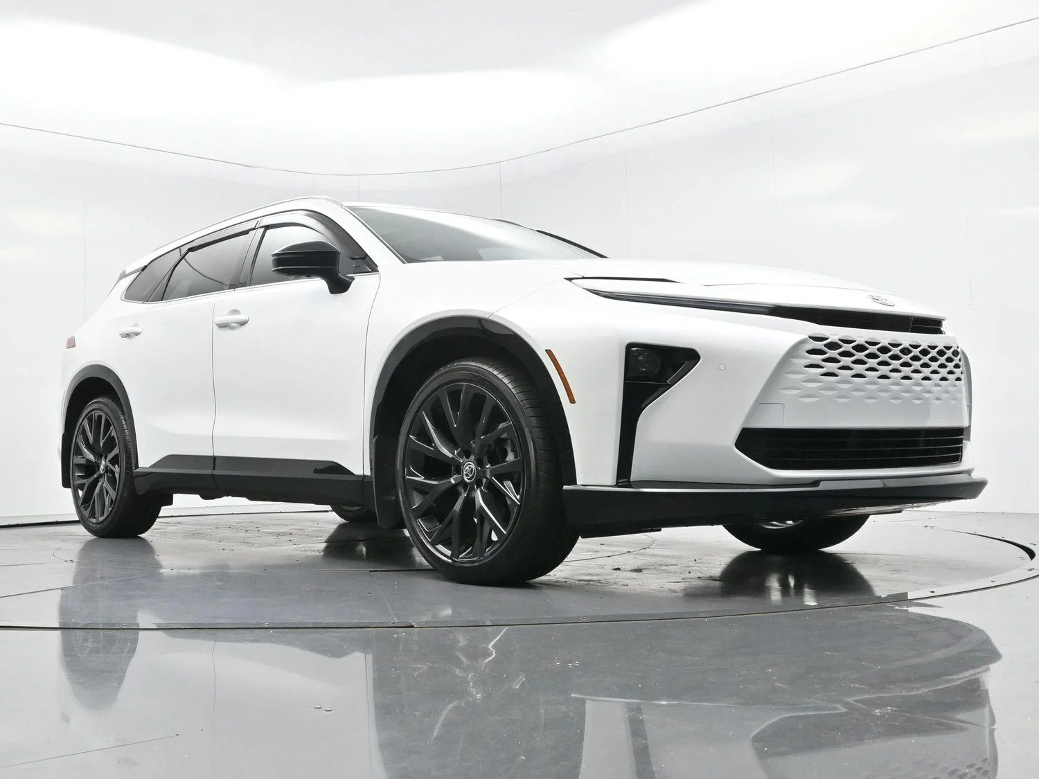 Used 2025  Toyota XLE image 45