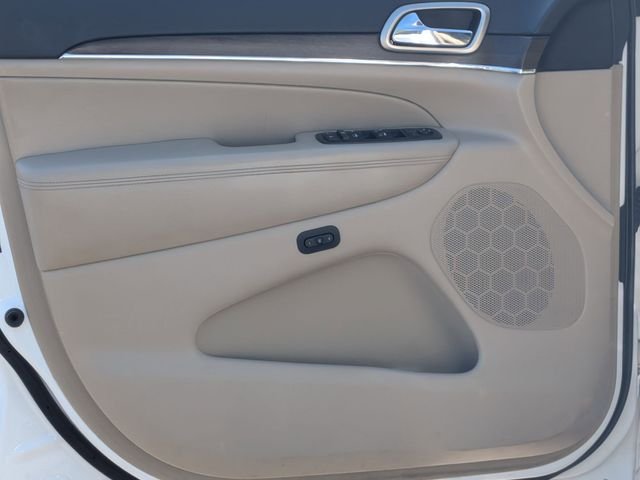 Used 2015 White Jeep Limited image 13
