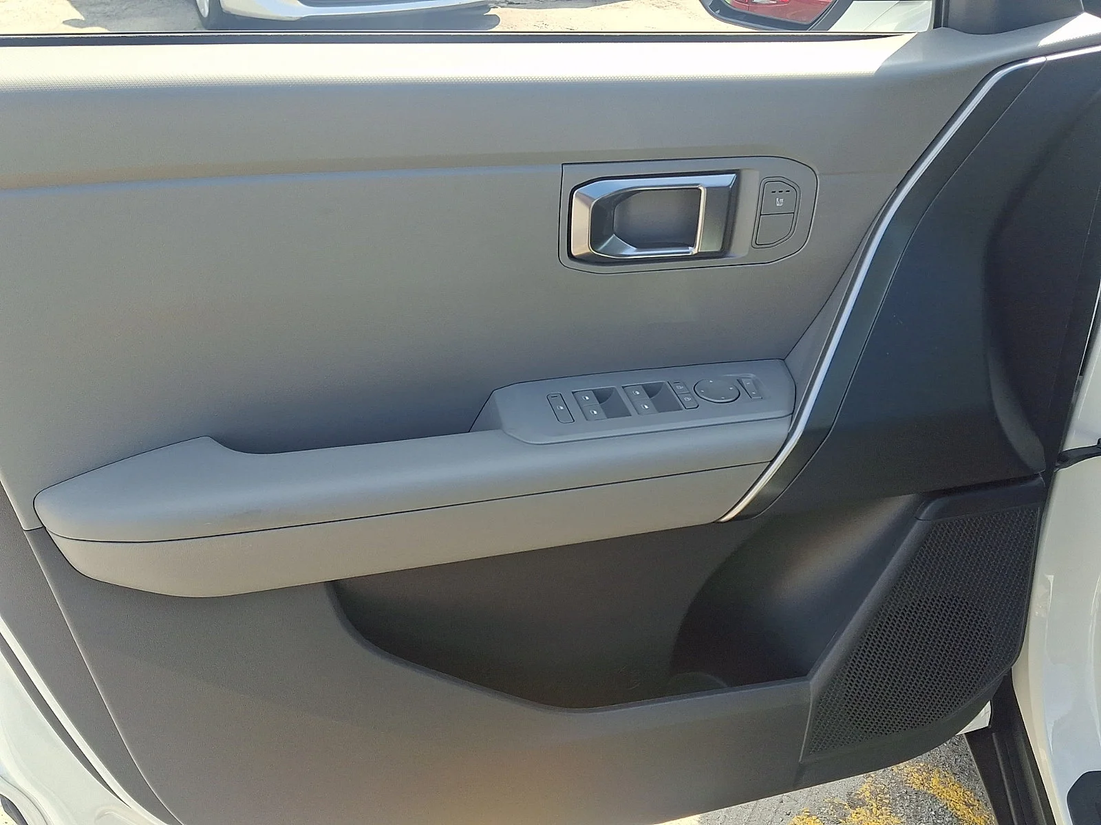 New 2027 White Kia S image 11
