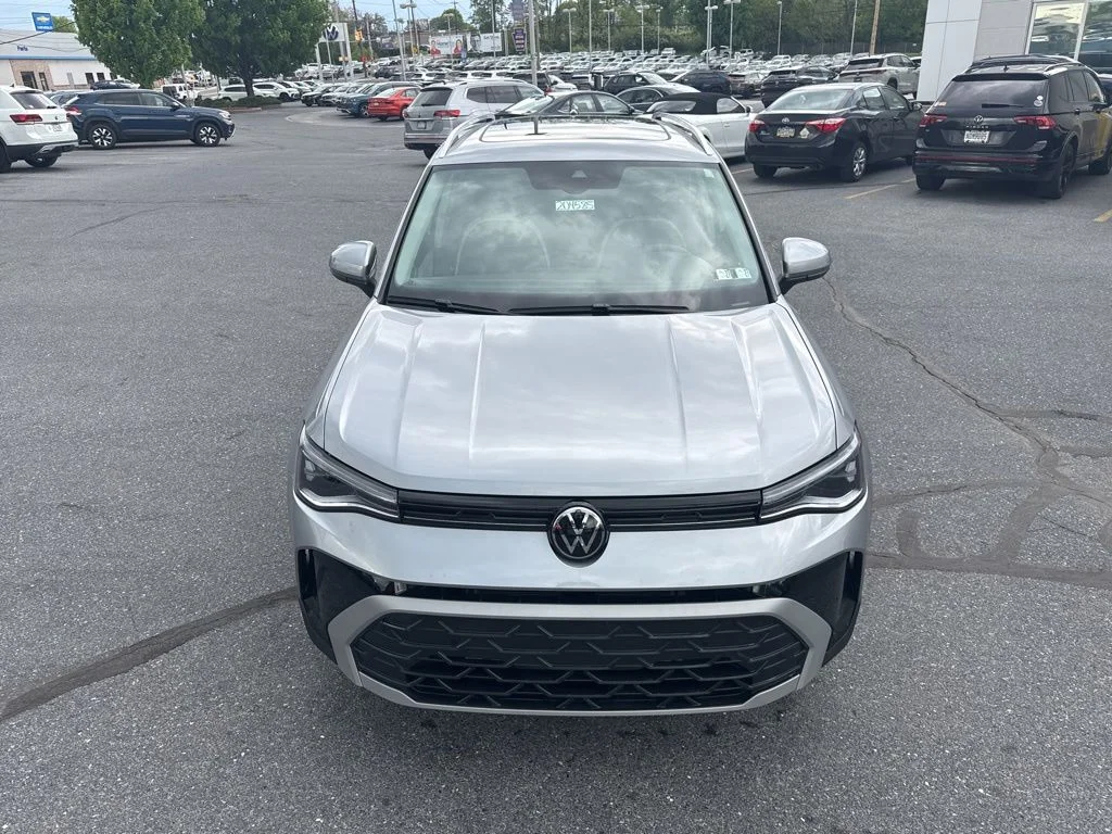 2025 Volkswagen Taos SE - Photo 8