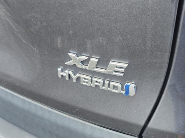 Certified Used 2023 MAGNETIC GRAY MET. Toyota  image 18