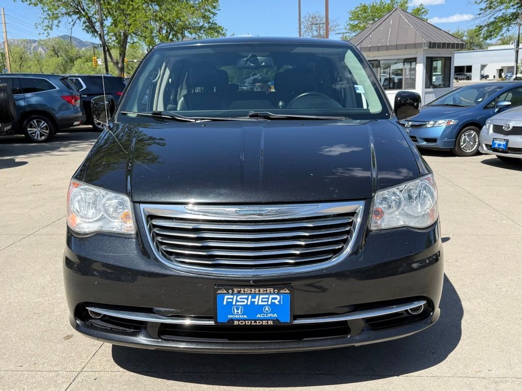 Used 2014 Brilliant Black Crystal Pearlcoat Chrysler Touring image 9