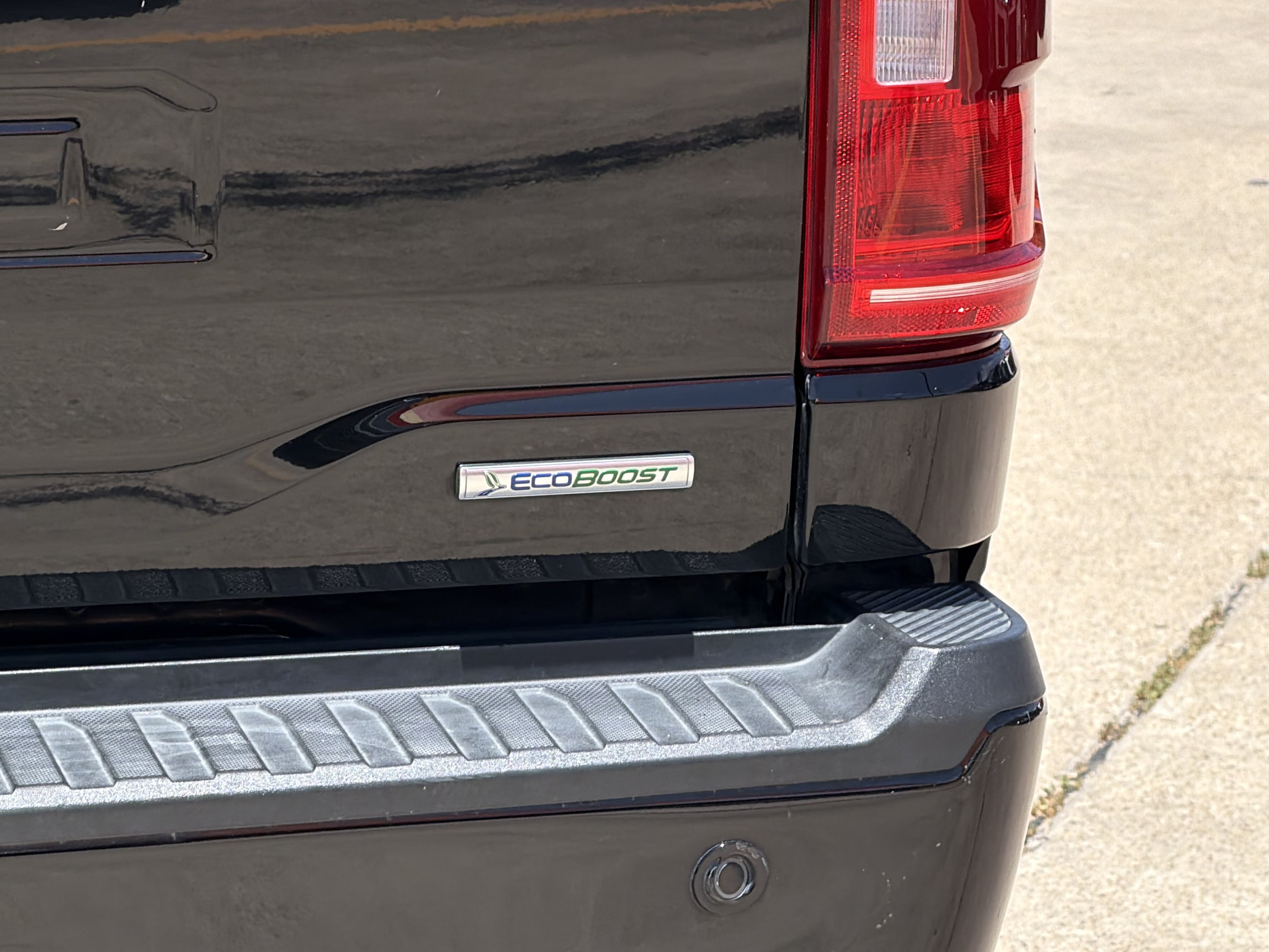 Used 2023 Black Ford Lariat image 9