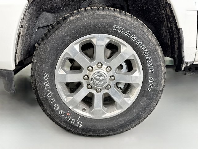 New 2025 Bright White Clear-Coat Exterior Paint RAM Laramie image 30