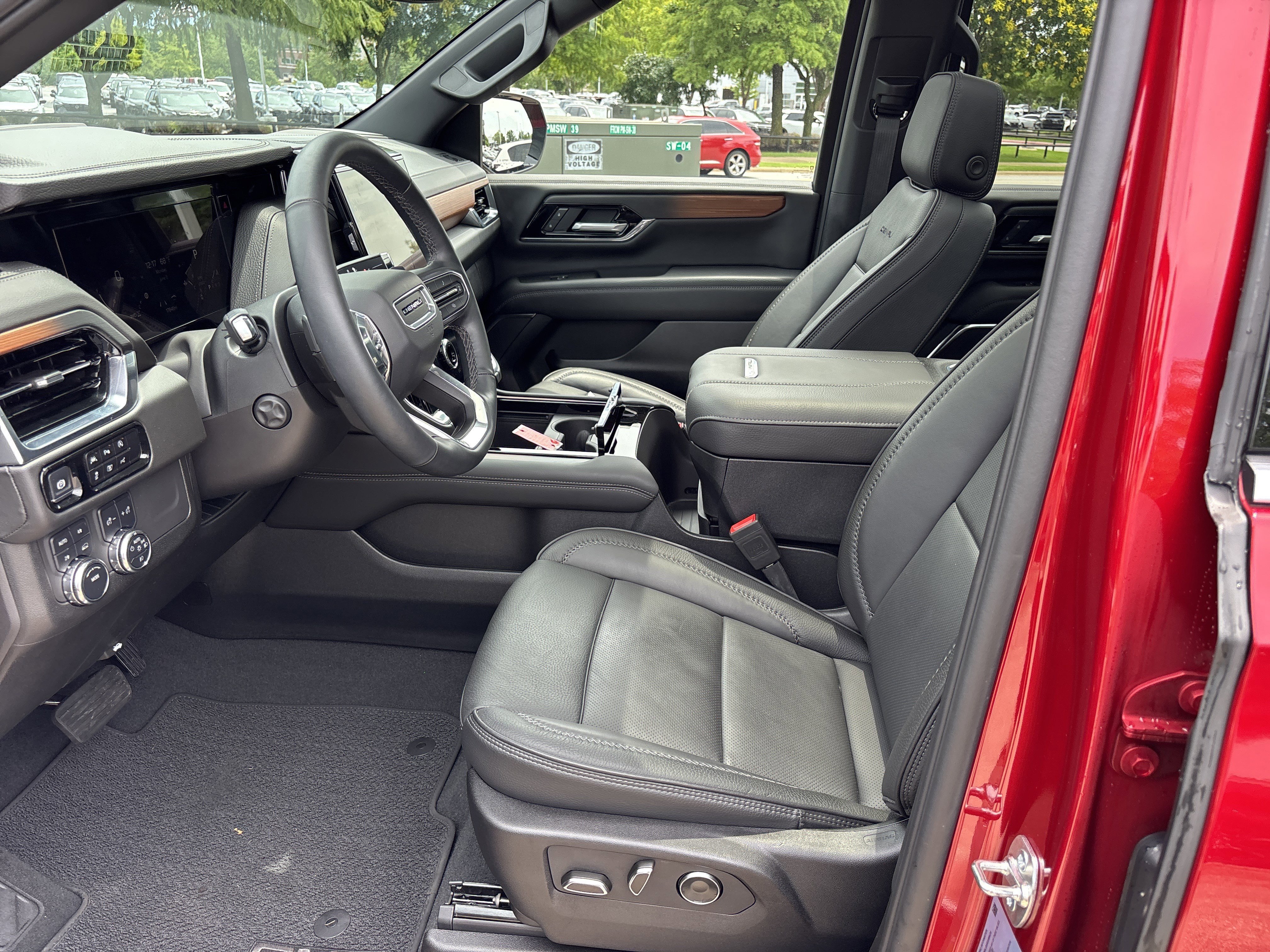 Used 2025 Volcanic Red Tintcoat GMC Denali 4WD image 16