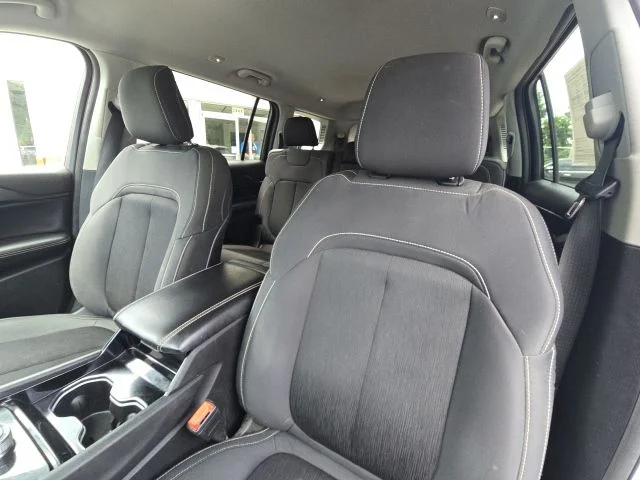 Used 2022 White Jeep Laredo image 25