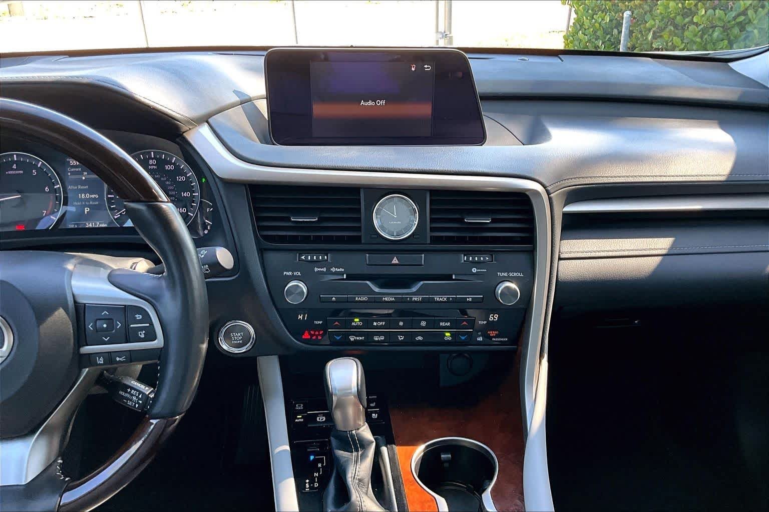 Used 2019 Silver Lining Metallic Lexus Premium image 7