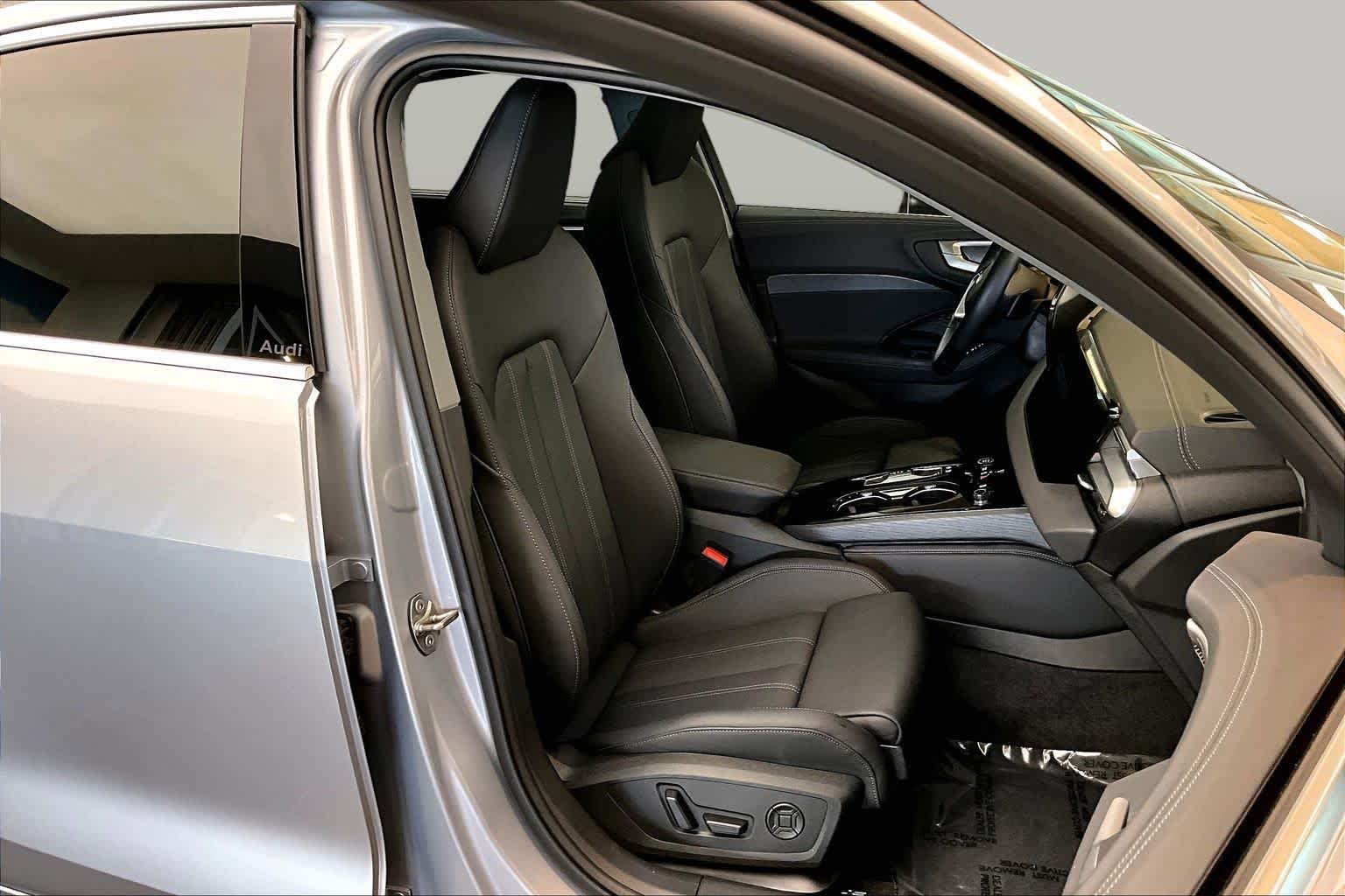 Used 2025 Florett Silver Metallic Audi Premium Plus image 9