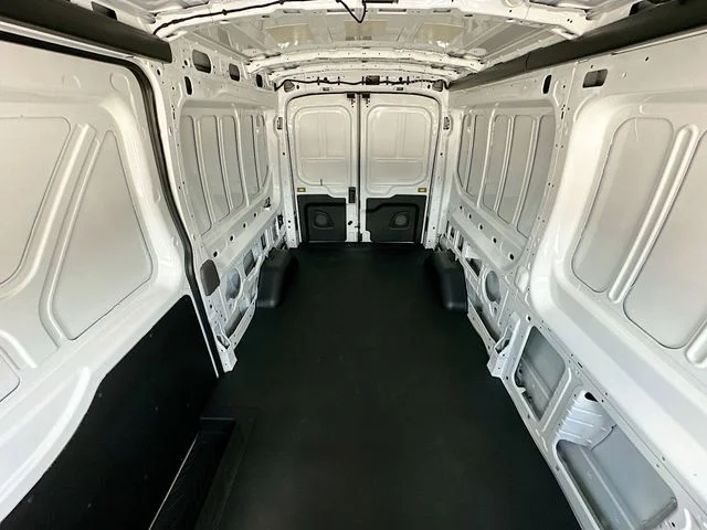 New 2026 Oxford White Ford Base image 16