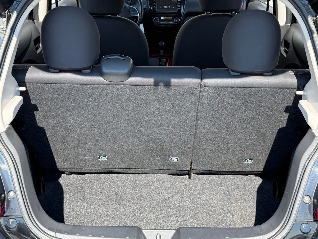Used 2020  Mitsubishi LE image 23