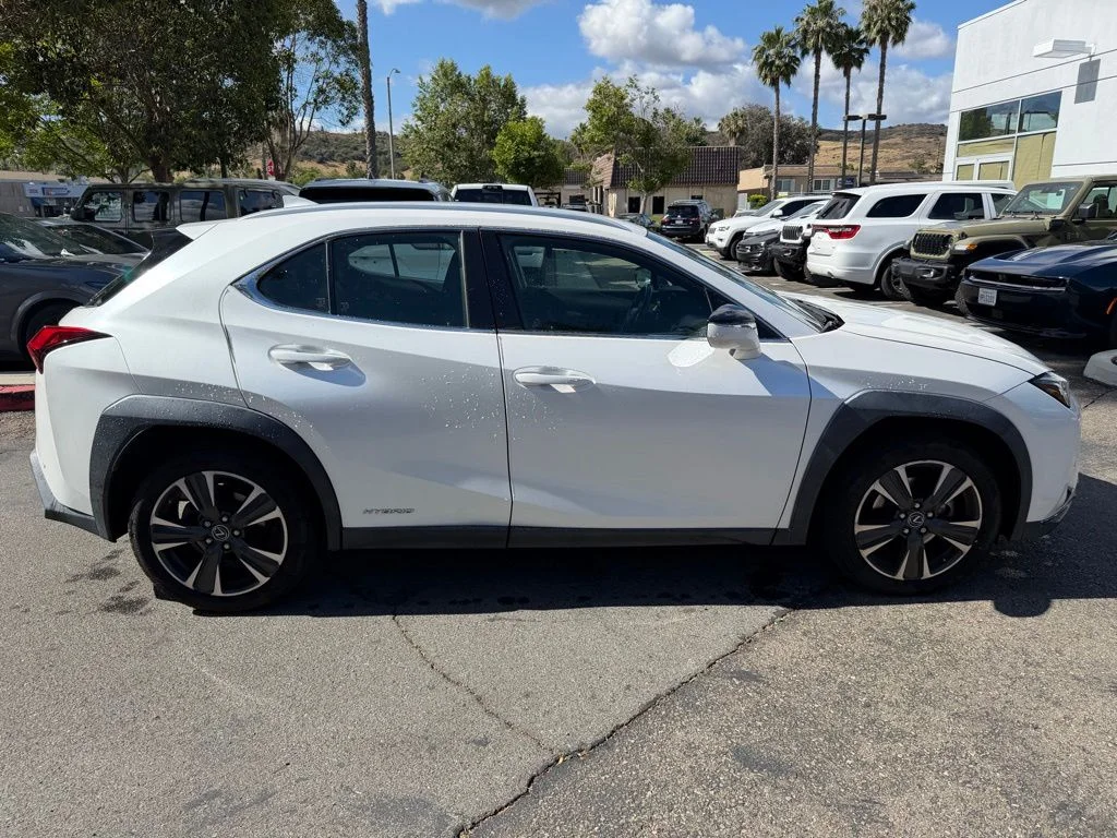 Used 2022 White Lexus 250h Base image 13