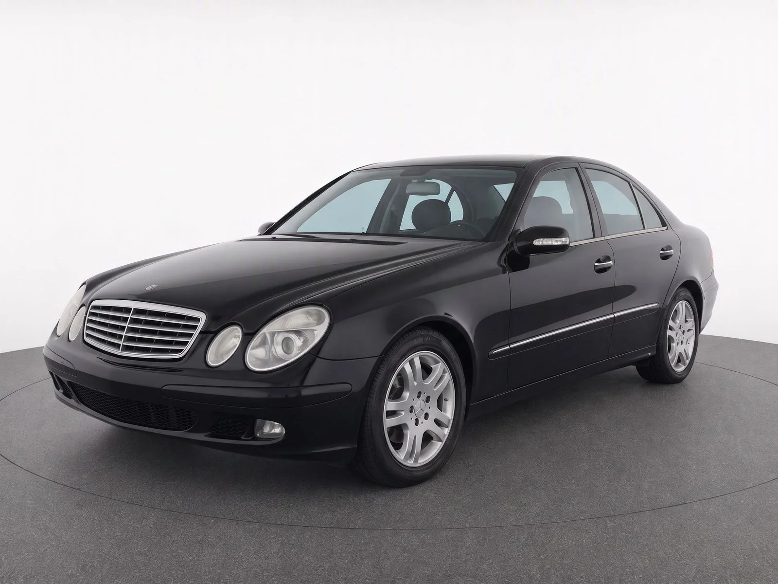Used 2004 Black Mercedes-Benz 3.2L image 2