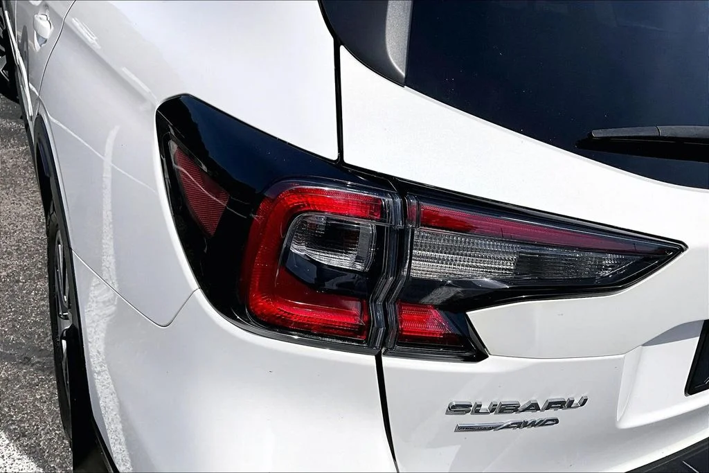 Certified Used 2022 White Subaru Premium image 23