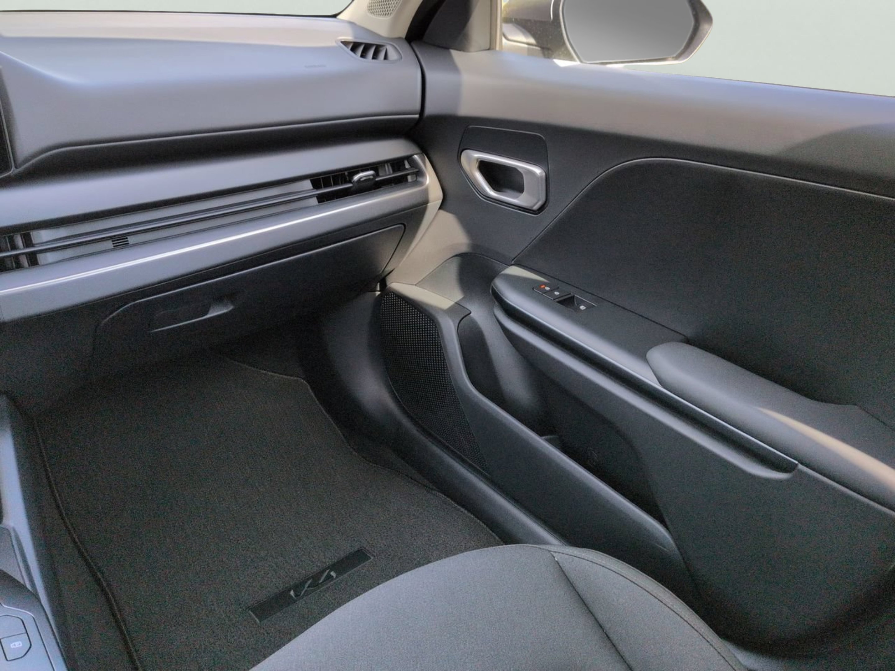 New 2026 Steel Gray Kia LXS image 22