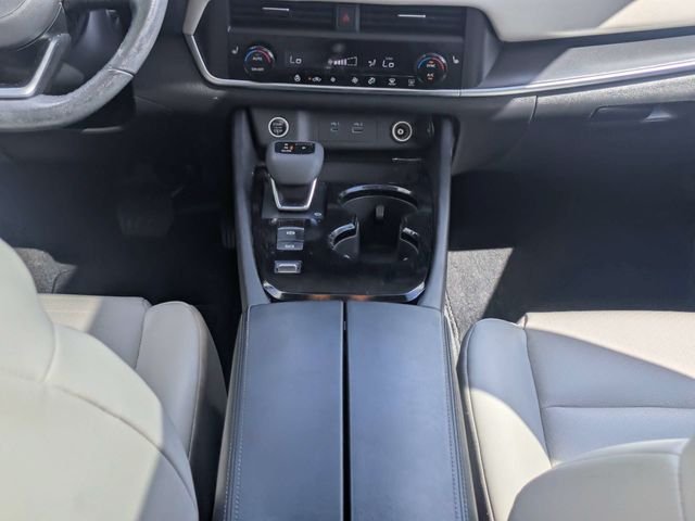 Used 2023 White Nissan SV image 20