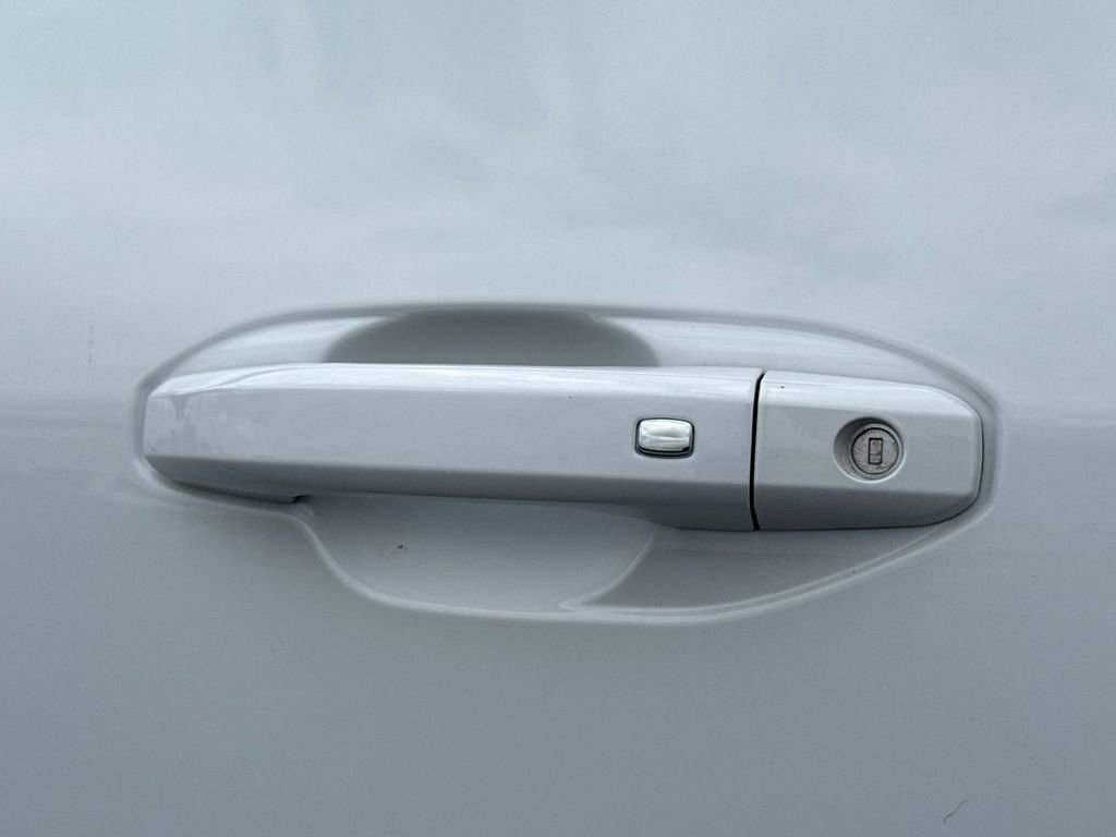 2025 GMC Sierra EV Denali - Photo 15