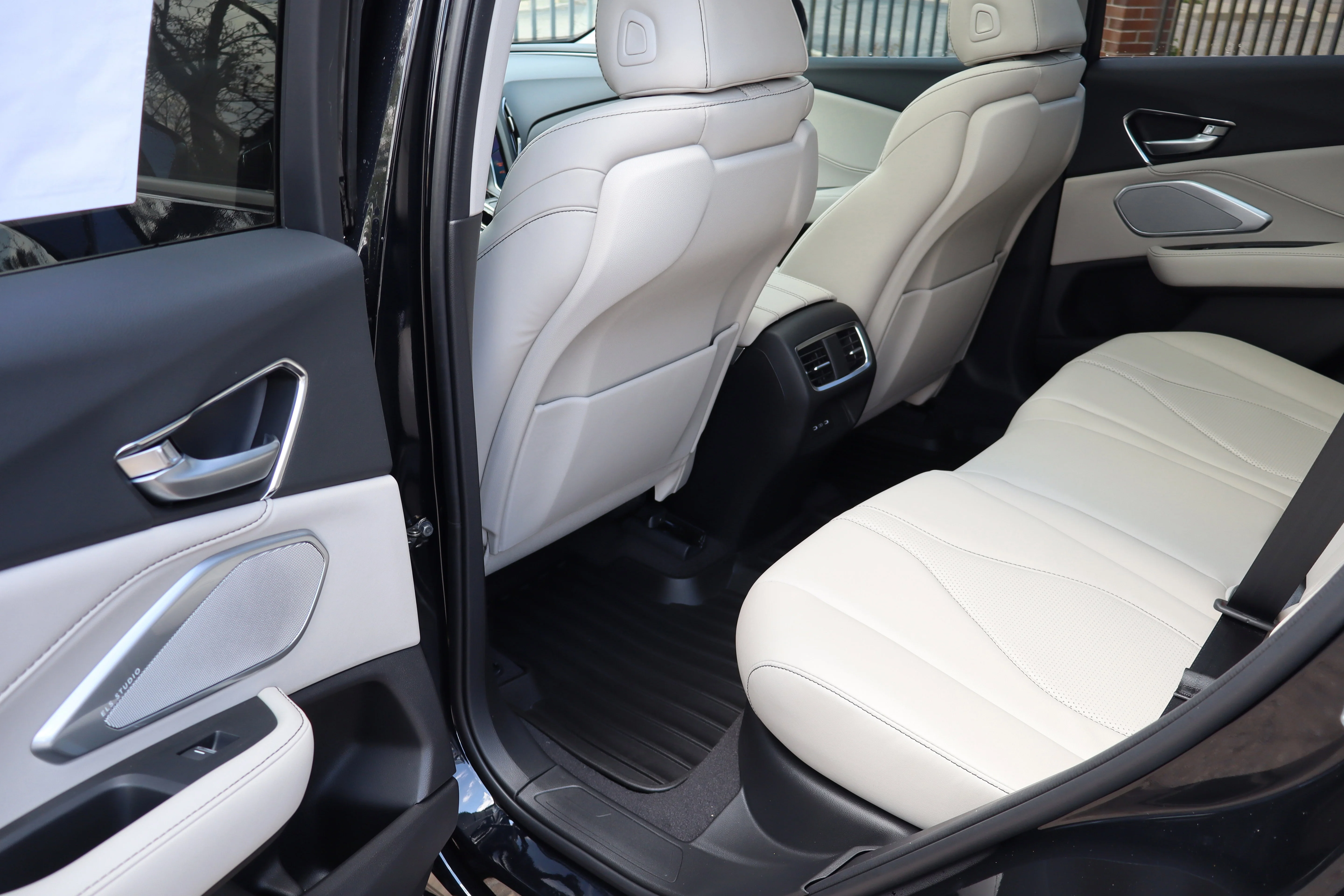 New 2026 Majestic Black Pearl Acura w/Technology Package image 27