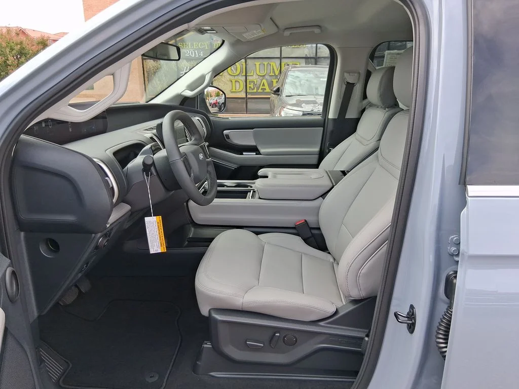 New 2027 Glacier Gray Metallic Tri-Coat Ford MAX Active image 9