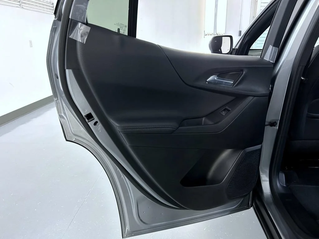 New 2027 Sterling Gray Metallic Chevrolet LT image 20