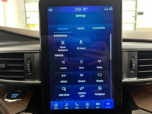 Used 2022 Red Ford King Ranch image 16