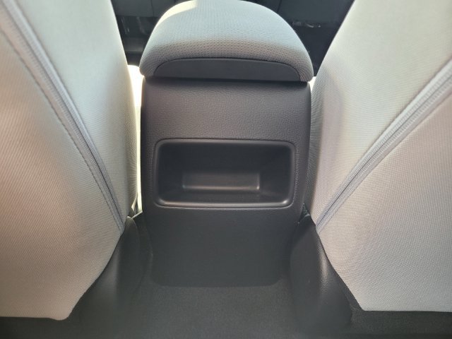 Used 2022 White Toyota LE image 17