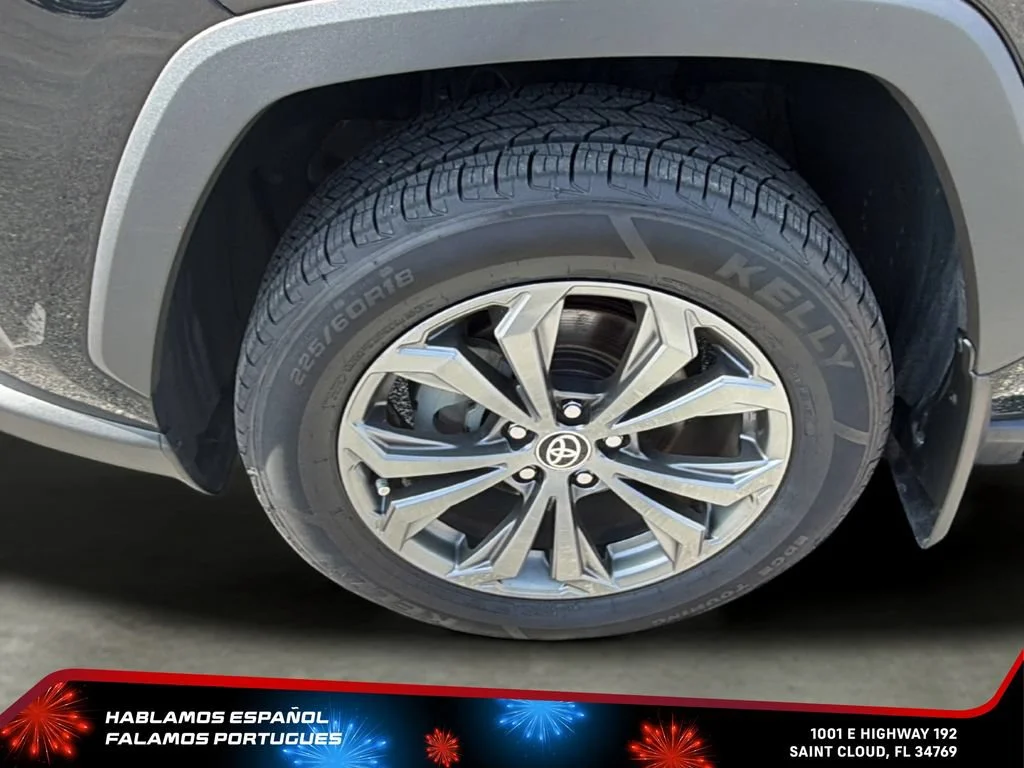 Used 2022 Black Toyota XLE Premium image 31