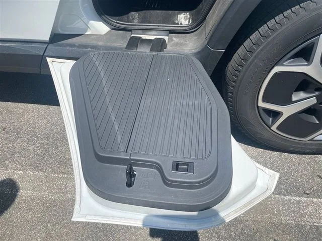 Used 2022 White Rivian Adventure image 10