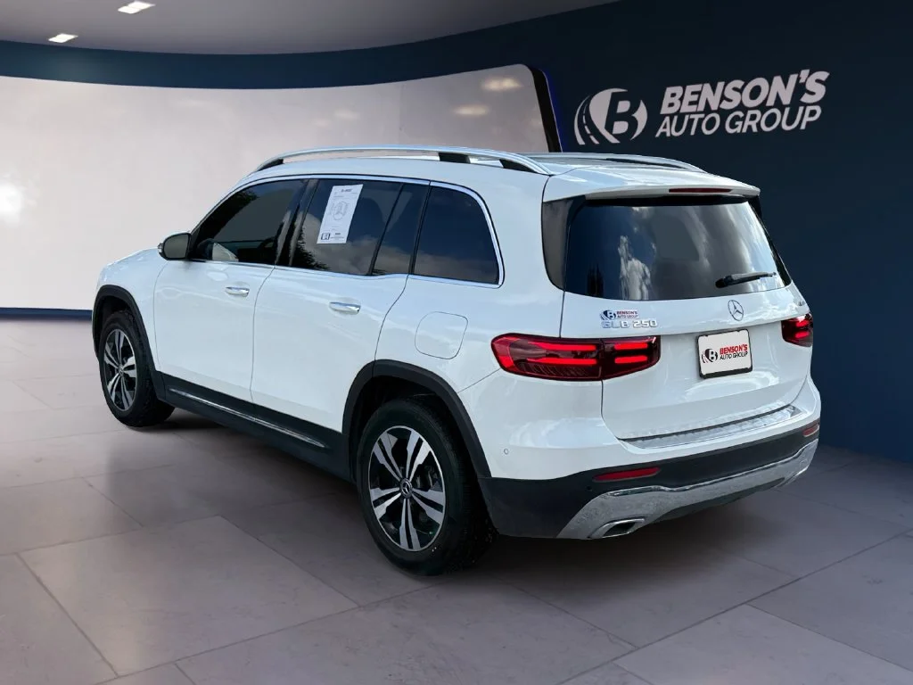 Used 2025  Mercedes-Benz GLB 250 image 3