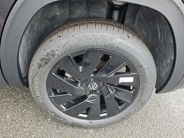 New 2026 Black Volkswagen SE w/Technology image 5