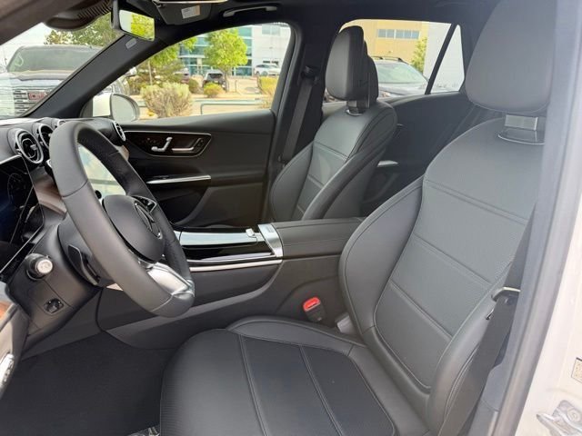 New 2026 Polar White Mercedes-Benz GLC 300 image 9
