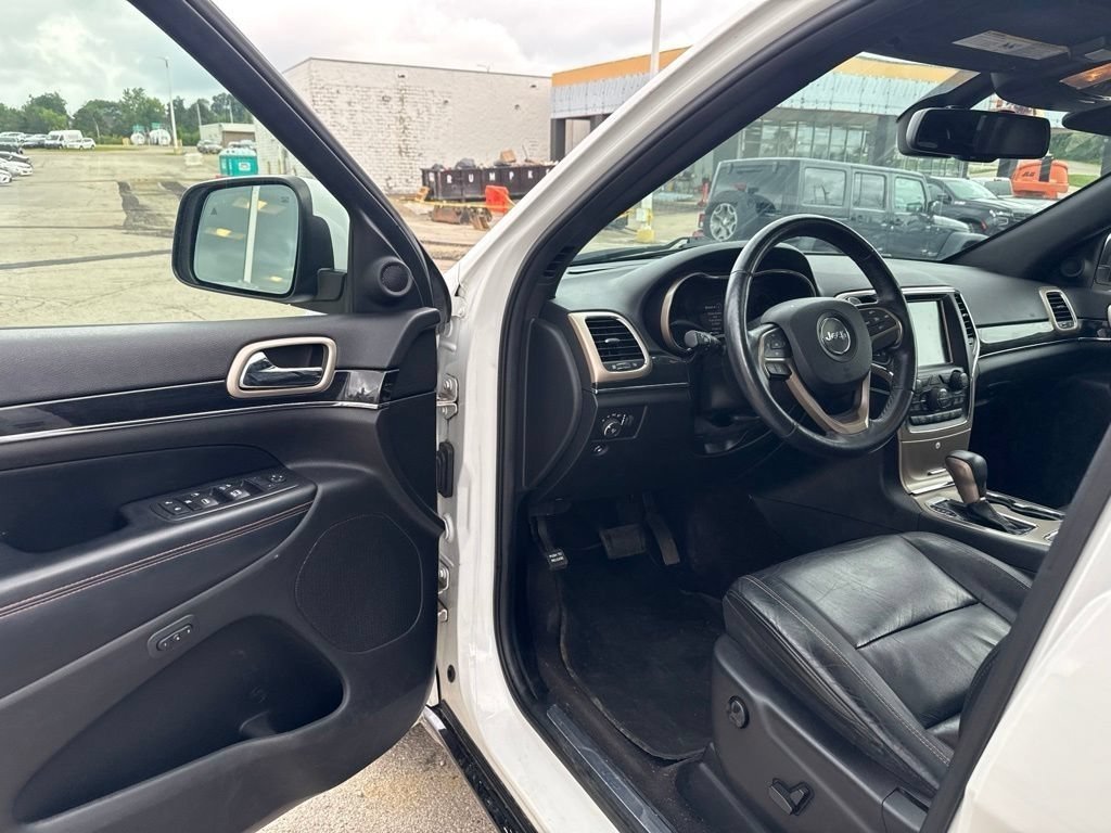Used 2016 Bright White Clearcoat Jeep Limited image 22