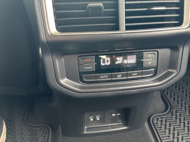 New 2026 Silver Mist Volkswagen 2.0T SE w/Technology image 10
