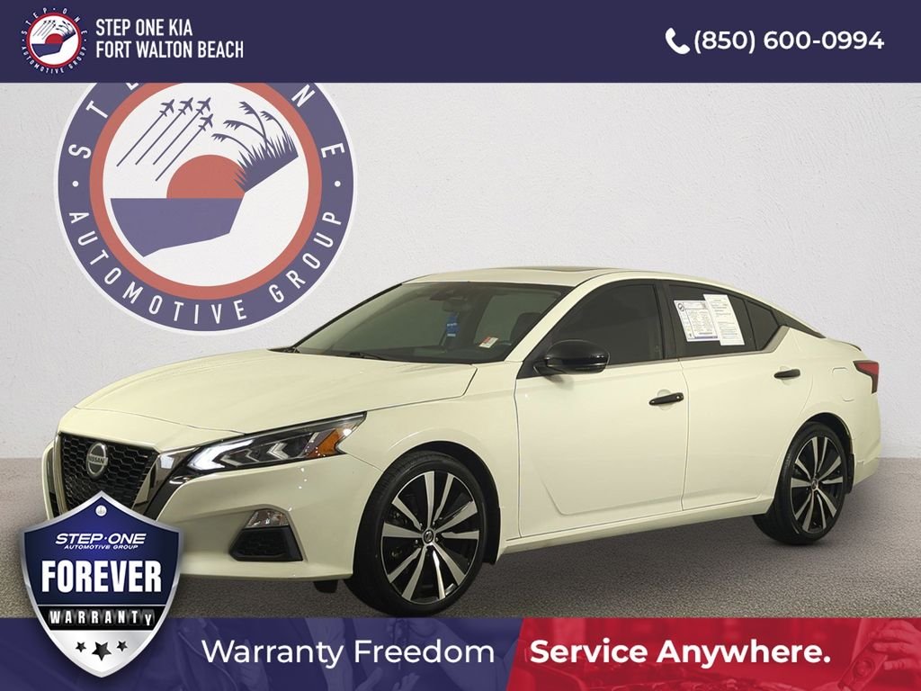 Used 2021 White Nissan 2.5 SR image 1